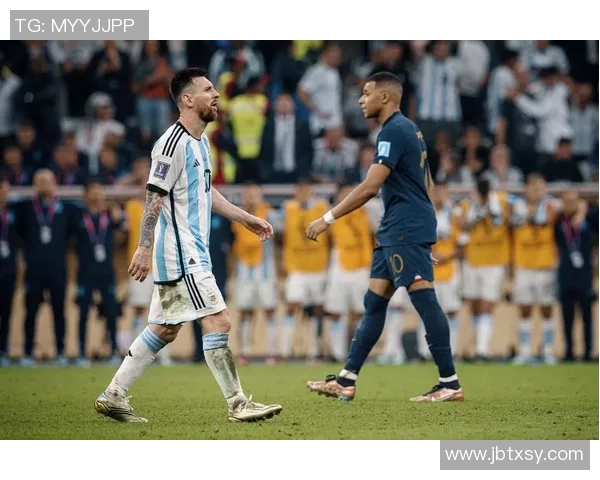 梅西与足球明星握手瞬间展现友谊与竞技精神的完美结合 梅西与足球明星握手瞬间展现友谊与竞技精神的完美结合