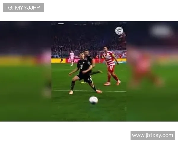 妮妮心目中的足球明星是谁他在绿茵场上的传奇故事与精彩瞬间