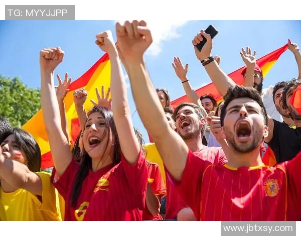 足球明星荣归故里庆祝夺冠时刻引发球迷热烈欢呼 足球明星荣归故里庆祝夺冠时刻引发球迷热烈欢呼