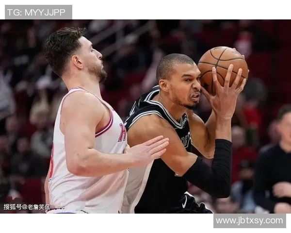 2015年火箭与马刺的精彩对决回顾与分析